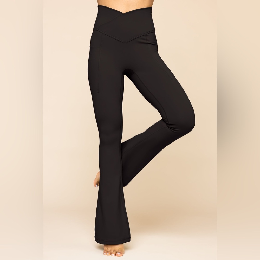 POPFLEX Crisscross Hourglass® Flared Legging with Pockets - Black 29” inseam